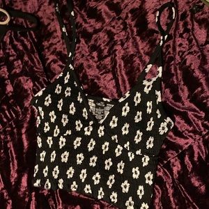 Rue 21 - size L - 92% polyester